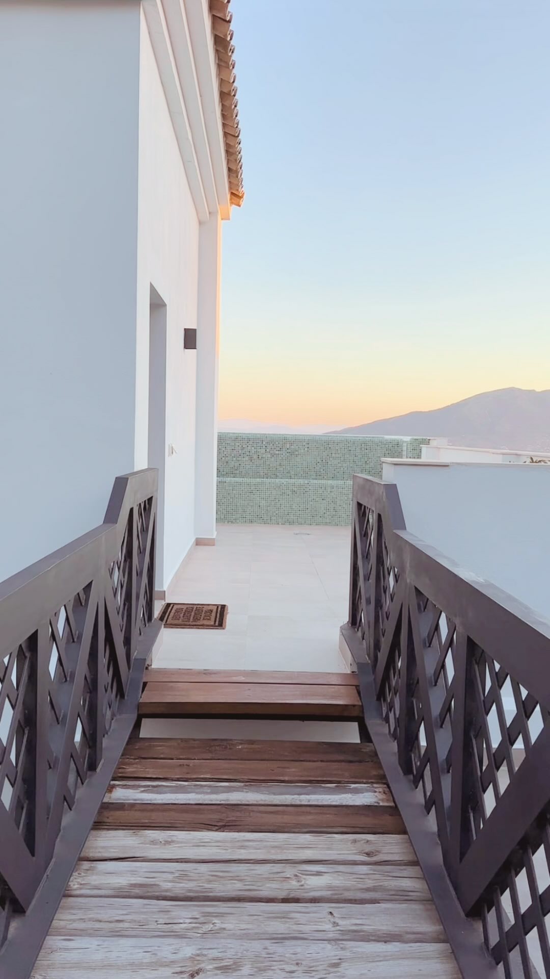 Throwback to Ella’s retreat ✨

Ella was one of the first teachers to organize her retreat at Surya, and she has been coming back every year since.

With the same energy and even more creativity in planning her retreats each time, it’s always a joy to welcome her groups to our home. Her kindness and gentle approach create a truly special atmosphere, making each retreat an unforgettable experience.

This year, she has opened two dates:
- June 11-15, 2025
- September 10-14, 2025

Find all the details on her page: @ella_natasia

#suryahouses #yogaretreat #yogavenue #eventvenue #smallgroup #retreats #retraites